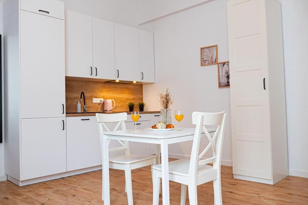 ורשה Komfortowy Apartament W Centrum מראה חיצוני תמונה